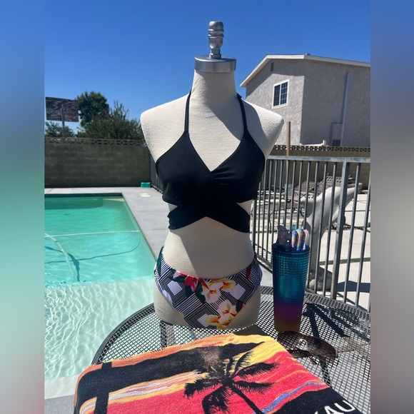 🔥🔥Two pieces Floral Print Swimsuit With Wrap Around Top - Picture 7 of 7